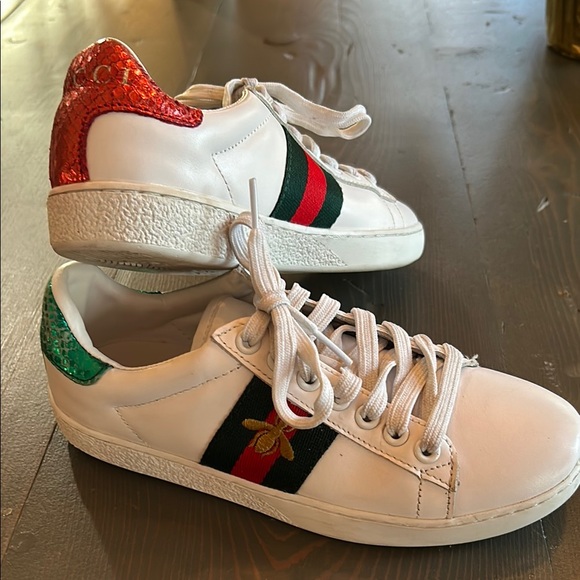 Gucci White Sneakers with Red and Green Stripes - Picture 6 of 9